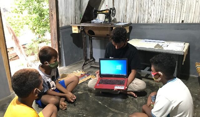 Pertamina Foundation Bantu 50 Laptop Untuk Pembelajaran Jarak Jauh