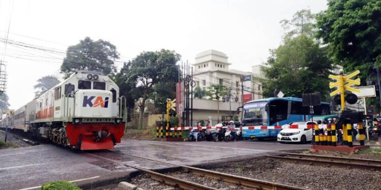 Peningkatan Keselamatan Pada Perlintasan Sebidang KA, Wewenang Siapa?