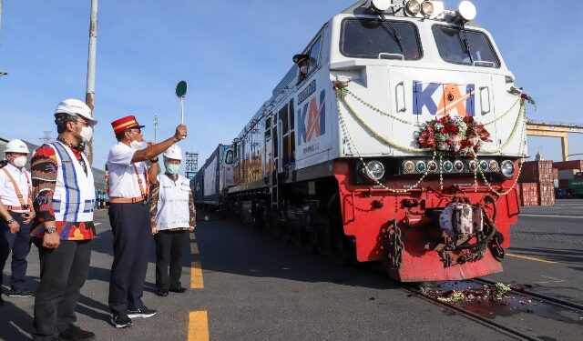 Kereta Api Terkoneksi dengan Pelabuhan untuk Efisiensi Distribusi Logistik