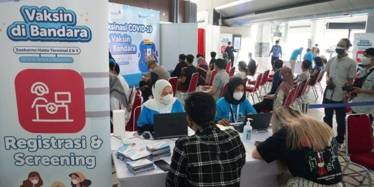 Kemenkes RI, Angkasa Pura II, dan Traveloka Hadirkan “Vaksinasi di Bandara” Mulai  12 Juli di Terminal 2 dan 3, Bandar Udara Internasional  Soekarno-Hatta