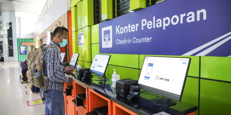 Dukung Rencana Pemerintah, KAI Telah Integrasikan Aplikasi Peduli Lindungi dengan Sistem Boarding