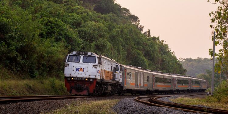 Kecam Pelemparan Batu ke Kereta Api, Pelaku Terancam Pidana Penjara Hingga Seumur Hidup