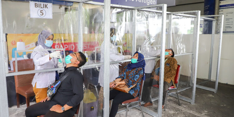Mulai 24 September 2021, Tarif Rapid Test Antigen di Stasiun Turun Menjadi Rp 45.000