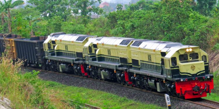 Sambut 35 Tahun Operasional KA Babaranjang, KAI Hadirkan Lokomotif Livery Vintage Era Tahun 1953-1991