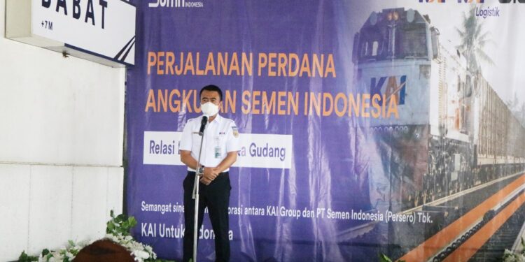Sinergi BUMN, KAI dan Semen Indonesia Group Luncurkan KA Angkutan Semen bermuatan 400 ton