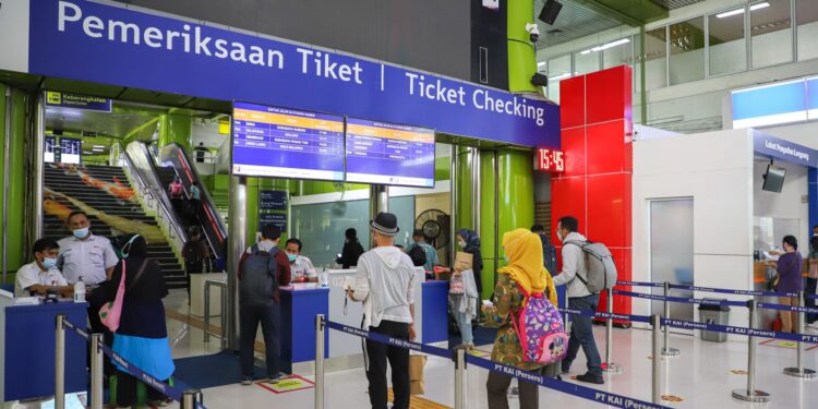 Syarat Terbaru Naik Kereta Api, Anak Usia di Bawah 12 Tahun kembali Diperbolehkan Naik Kereta Api