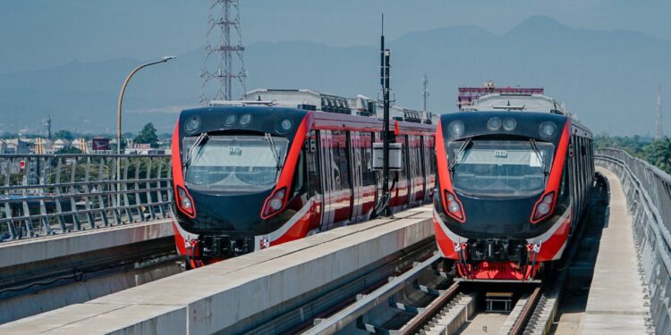 Operasikan LRT Tanpa Masinis, KAI Siapkan Train Attendant LRT Jabodebek