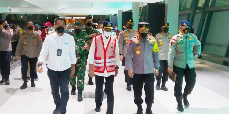 Menhub, Menkes, Kapolri dan Kepala BNPB Tinjau di Area Kedatangan Internasional di Bandara Soekarno-Hatta