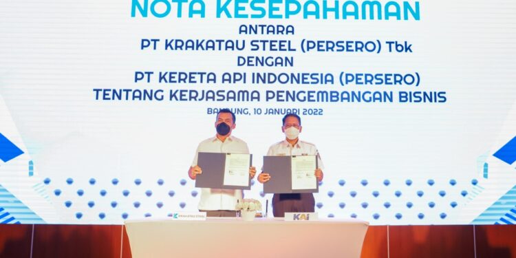 Kolaborasi Kembangkan Bisnis, KAI dan Krakatau Steel Tanda Tangani MoU