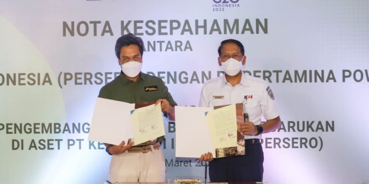 Pasang Solar Panel di Stasiun untuk Transisi Energi, KAI – Pertamina NRE Teken MoU