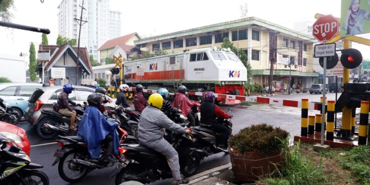 KAI Ajak Semua Pihak Tingkatkan Keselamatan di Perlintasan Sebidang