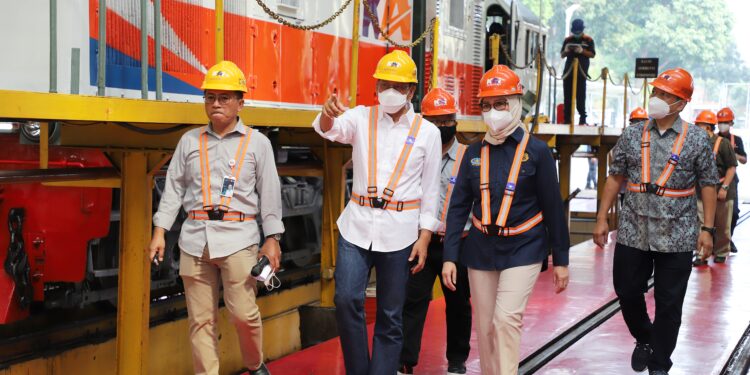 Kolaborasi KAI dan BPH Migas untuk Kelancaran Distribusi Barang Menggunakan Kereta Api