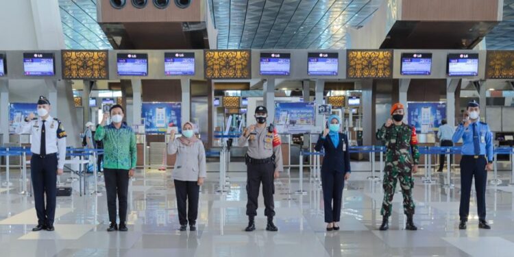 Sesuai SE Kemenhub, Mulai 17 Juli 2022 Bandara AP II Berlakukan Regulasi Baru Bagi Penumpang Pesawat Rute Domestik dan Internasional