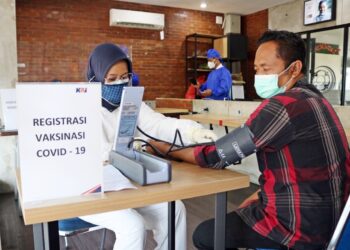 Bantu Lengkapi Syarat Naik KA, KAI Hadirkan Layanan Vaksinasi Gratis di Stasiun untuk Pelanggan