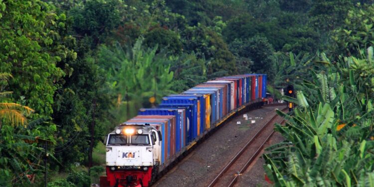 KAI Bangkit Lawan Pandemi Cermin Optimalnya Transformasi BUMN