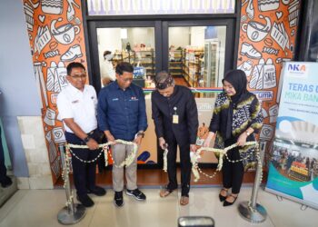 Dukung Penuh Kemajuan UMK, KAI Resmikan Teras UMK di Stasiun Bandung