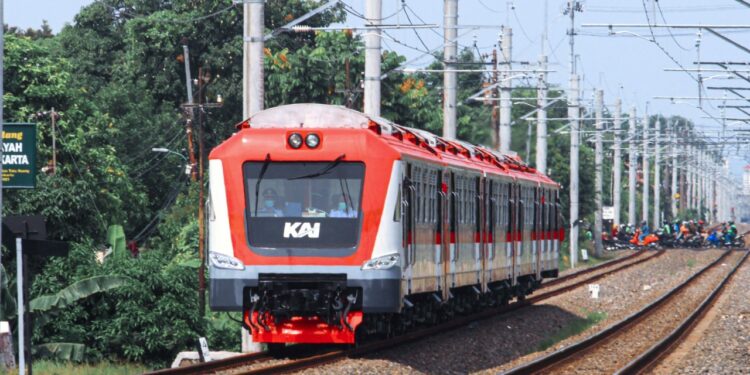 KJCB Terkoneksi LRT dan KA Feeder, Perjalanan Jakarta – Bandung Hanya 1 Jam