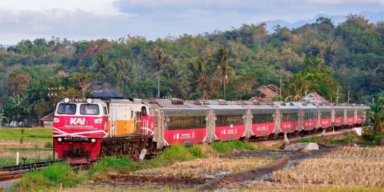 Semarakkan Semangat Nasionalisme, KAI Hadirkan Livery Khusus Bertema HUT Ke-78 RI Pada Kereta Api