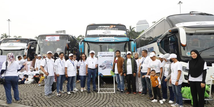 Dukung Penyelenggaraan Mudik Lancar, Perumnas Berangkatkan 5 Armada Bus di Tahun ini